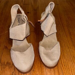 TOMS Majorca Pump in Natural - Size 9.5